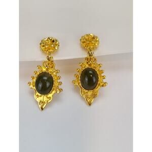 Hobe Jade Caboshon Vintage Gold Tone Clip On Dangle Earrings